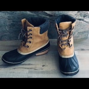 Sorel woman’s slimpack lace boot